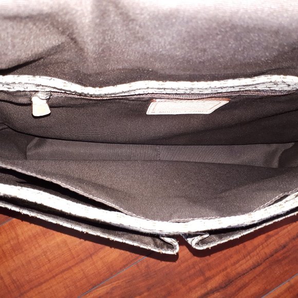 Signature Coach Messenger Laptop Shoulder Bag - Picture 3 of 7